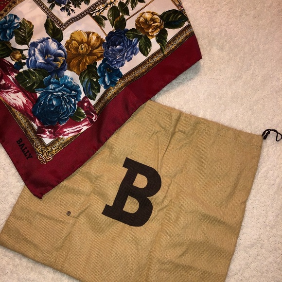 ❌SOLD❌ Exquisite Bally Silk Scarf - Picture 2 of 11